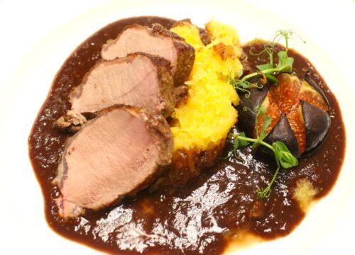 Wildschweinrücken mit Feigen auf Spaghetti-Kürbis-min