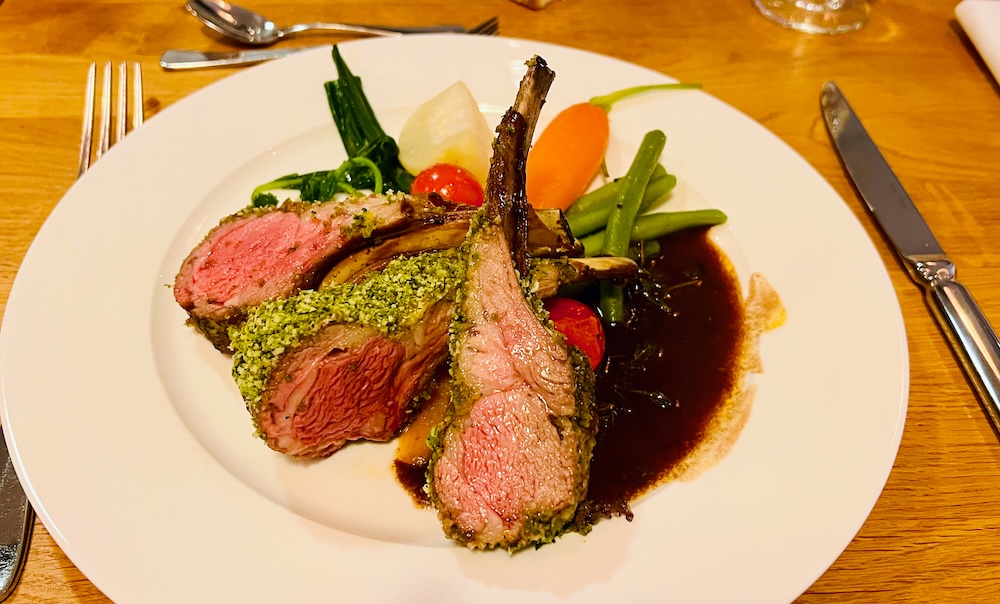 Rezept Lammkrone mit Petersilienkruste an Thymiansauce – Bild 10