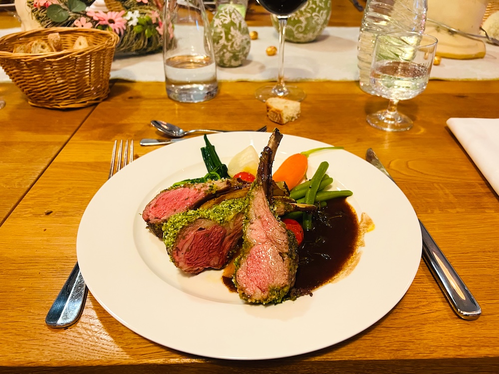 Rezept Lammkrone mit Petersilienkruste an Thymiansauce – Bild 9